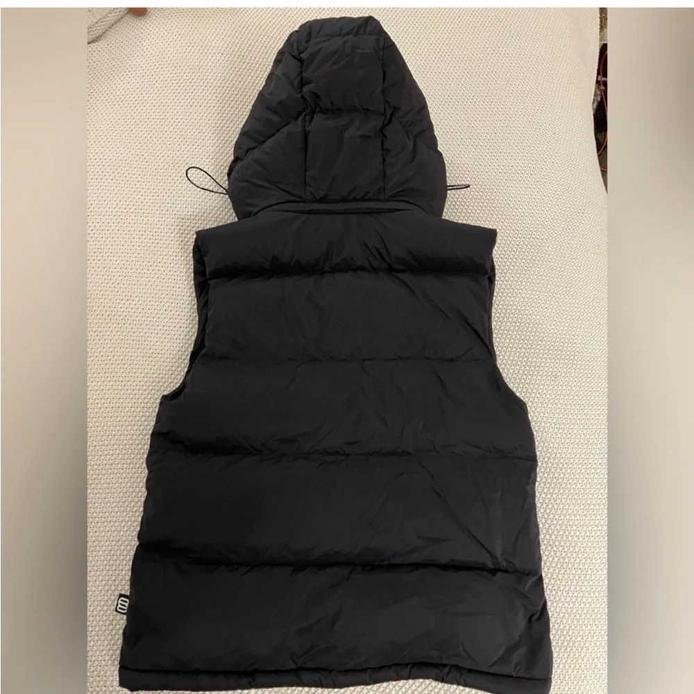 Aritzia Super Puff Vest with Hood - Picture 3 of 6